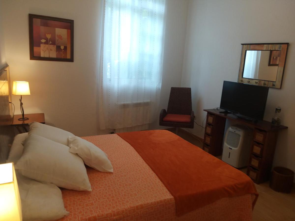 Apartamento Con Pequeno Jardin En El Centro Ferrol Exterior photo